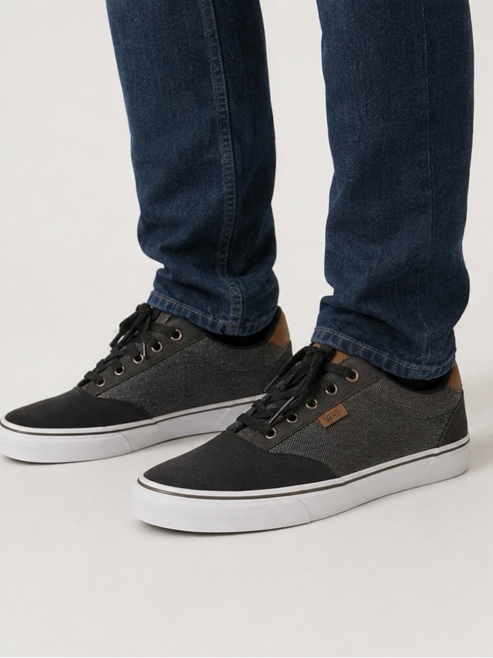 Vans Off The Wall Men’s 9.5 Black Gray Canvas Lace Up Low Top Sneakers Shoes
